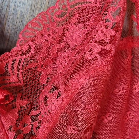 Vintage Vanity Fair Woman’s Red Lace Unlined Sexy Balconette Bra Size 32C - Picture 3 of 6